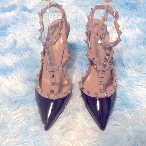 Classic Valentino Rockstud Pumps